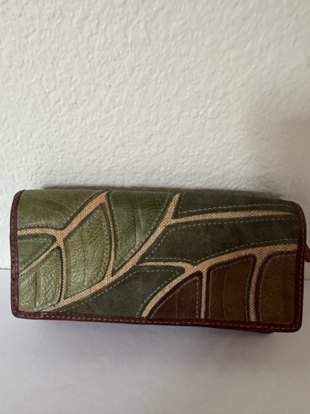 Vintage Fossil Green Leaf Embossed Genuine Leather Wallet